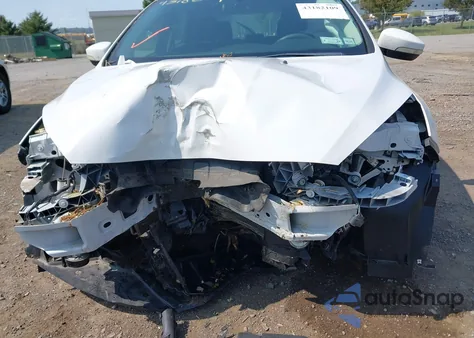 2016 Ford Focus Se z USA, uszkodzony, nr VIN 1FADP3K23GL277219